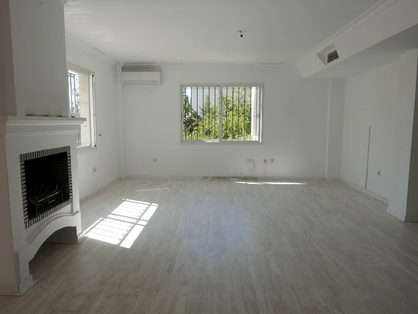 Chalet de 4 habitaciones en Nueva Andalucia en venta con piscina garaje - 2.395.000 € (Ref: 8915215)
