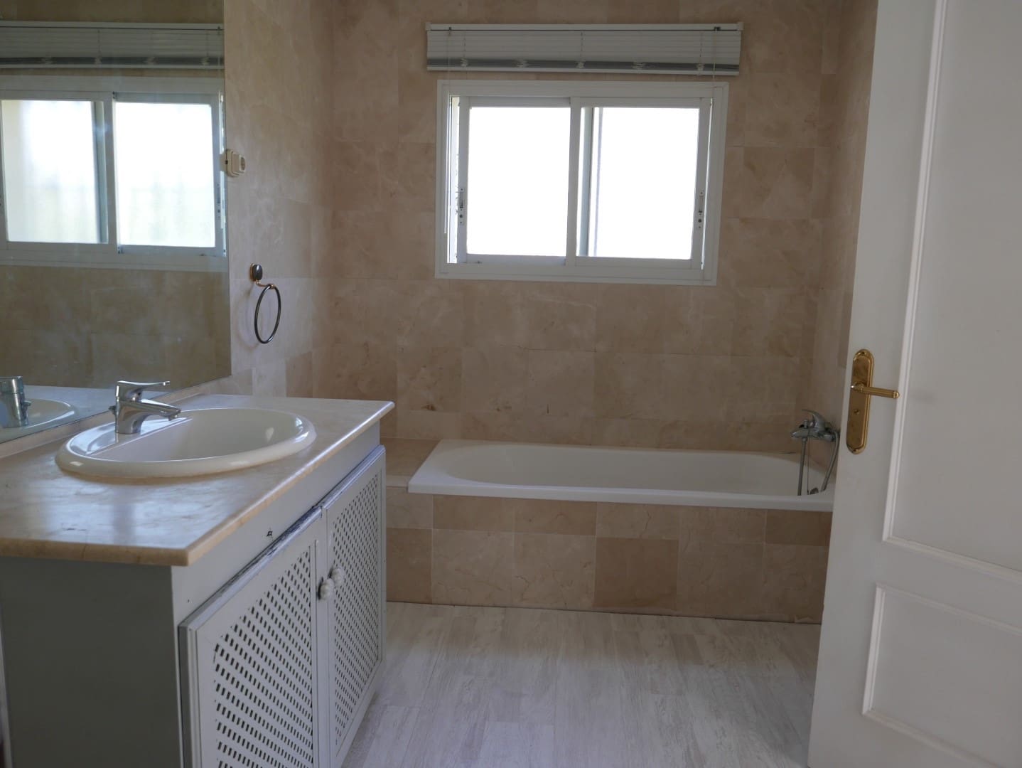 Chalet de 4 habitaciones en Nueva Andalucia en venta con piscina garaje - 2.395.000 € (Ref: 8915215)