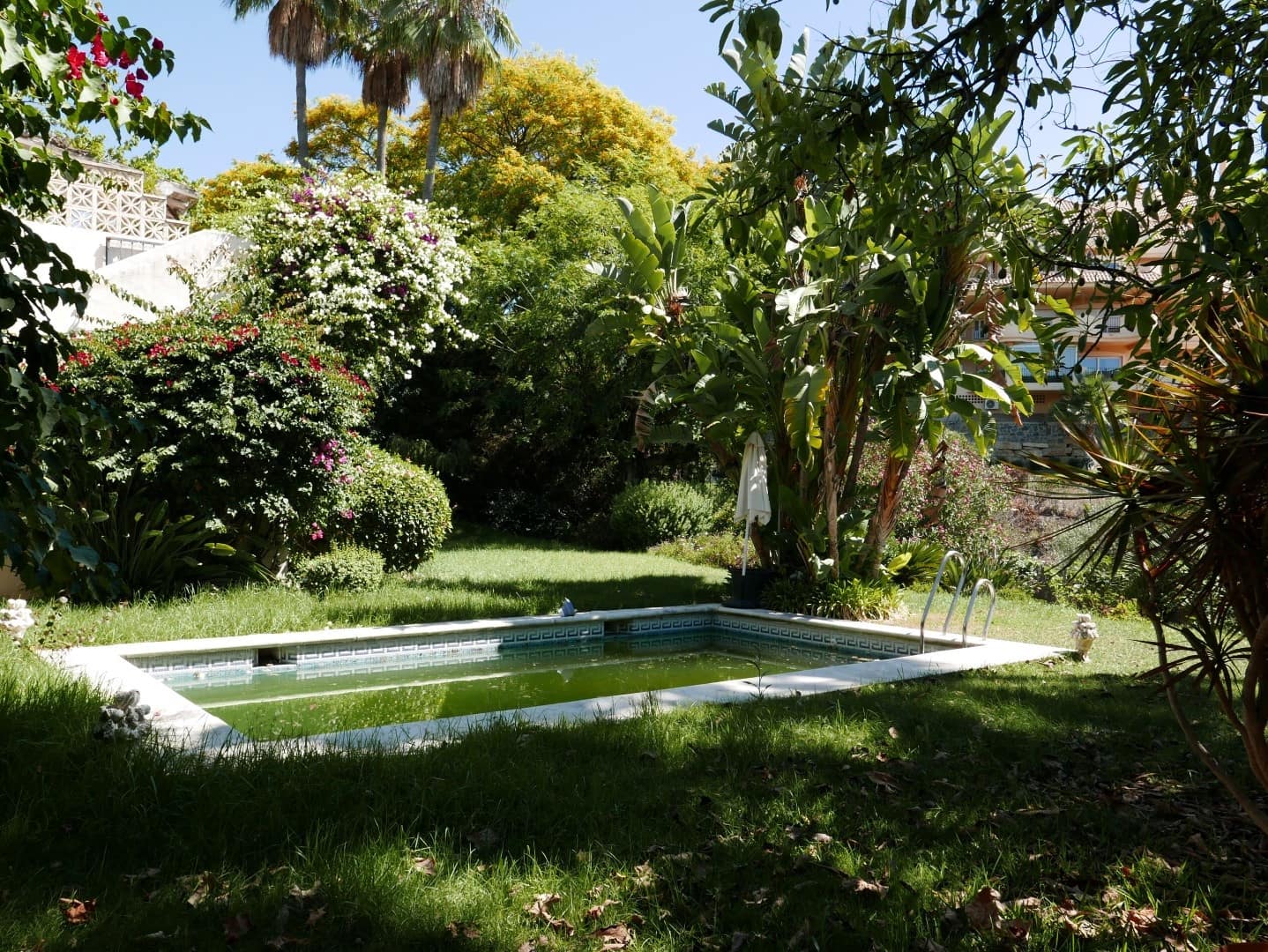 Chalet de 4 habitaciones en Nueva Andalucia en venta con piscina garaje - 2.395.000 € (Ref: 8915215)