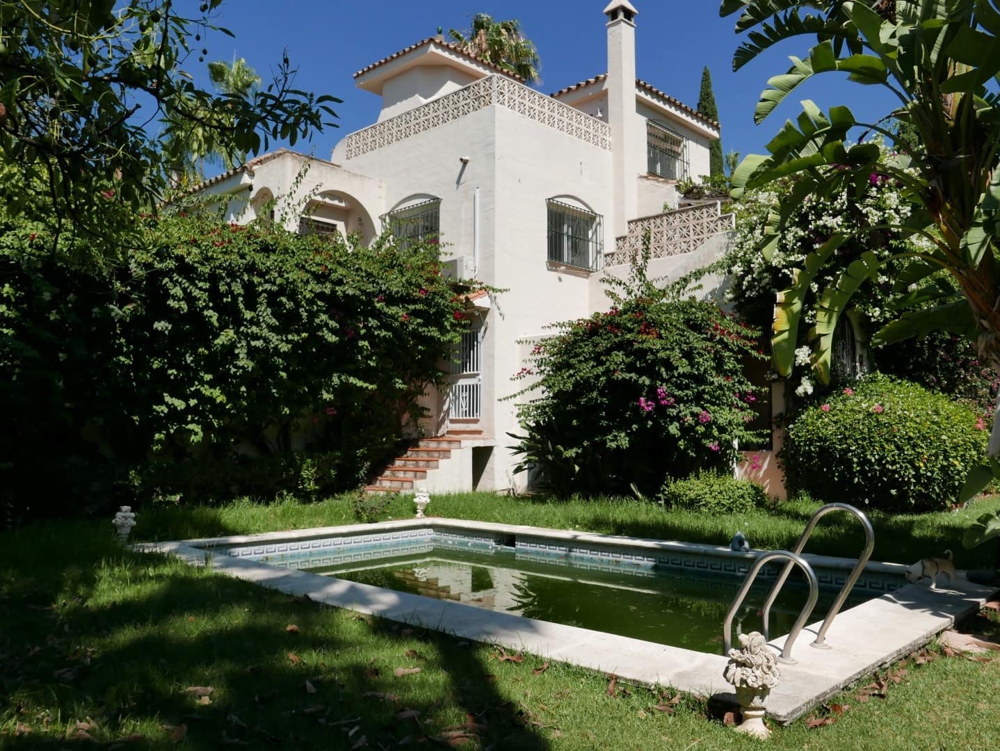 Chalet de 4 habitaciones en Nueva Andalucia en venta con piscina garaje - 2.395.000 € (Ref: 8915215)