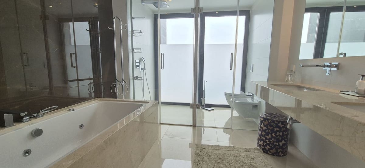 5 soverom Villa til salgs i Benahavis med svømmebasseng garasje - € 2 600 000 (Ref: 8915216)