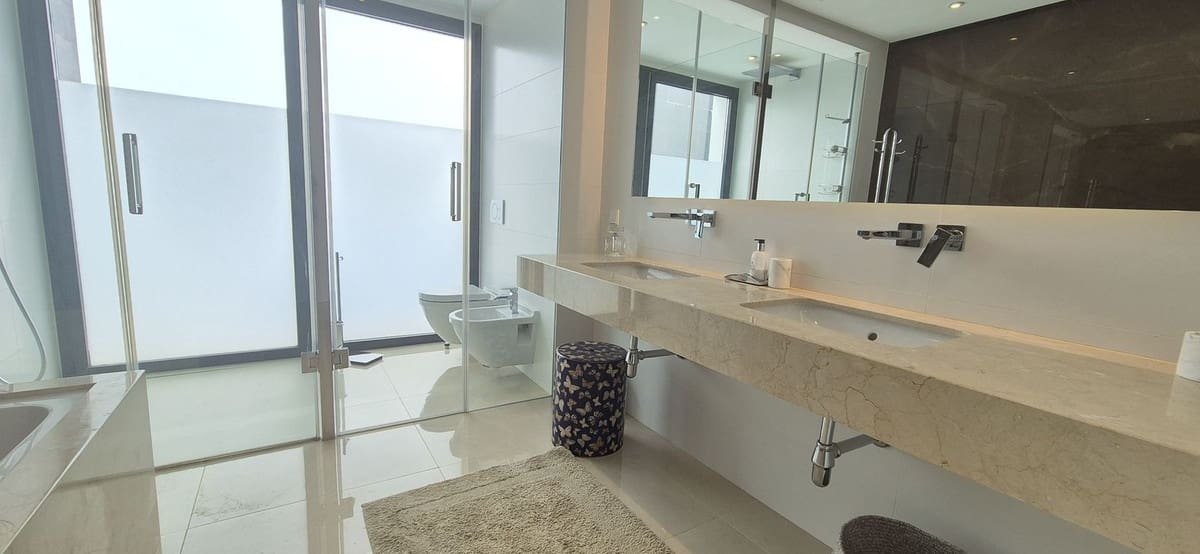 5 soverom Villa til salgs i Benahavis med svømmebasseng garasje - € 2 600 000 (Ref: 8915216)