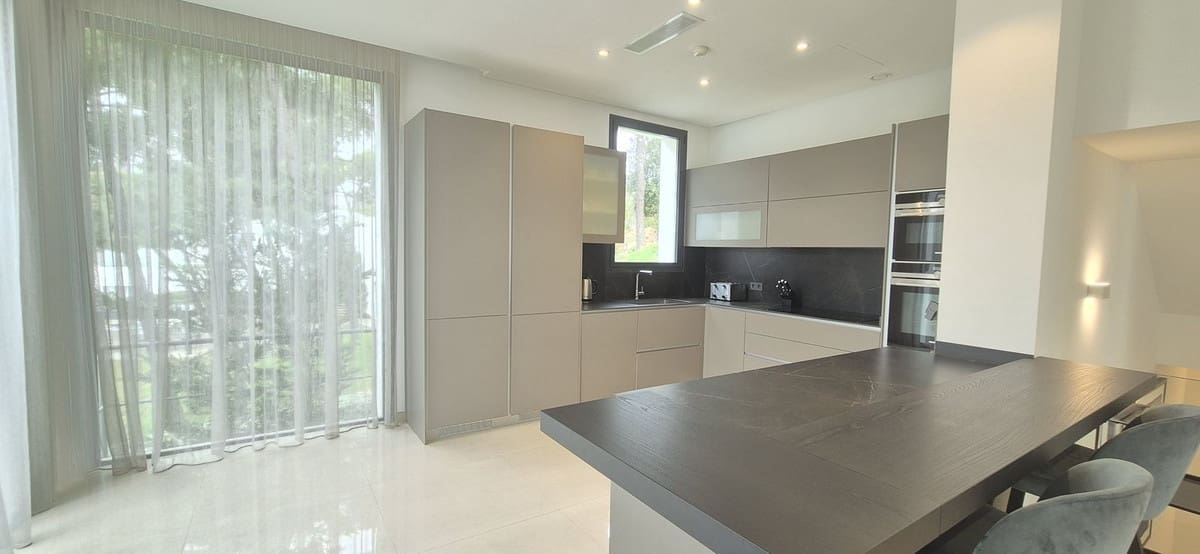 Chalet de 5 habitaciones en Benahavís en venta con piscina garaje - 2.600.000 € (Ref: 8915216)