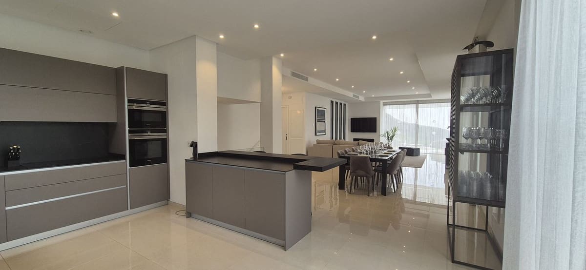 Chalet de 5 habitaciones en Benahavís en venta con piscina garaje - 2.600.000 € (Ref: 8915216)