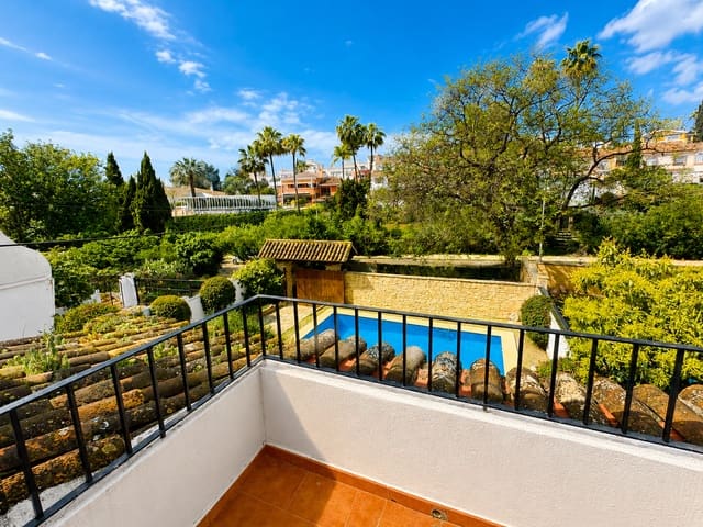 3 sypialnia Dom blizniak na sprzedaż w Nueva Andalucia, Marbella z basenem garażem - 945 000 € (Ref: 8916127)