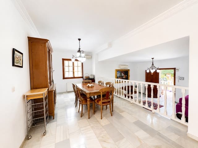 3 sypialnia Dom blizniak na sprzedaż w Nueva Andalucia, Marbella z basenem garażem - 945 000 € (Ref: 8916127)