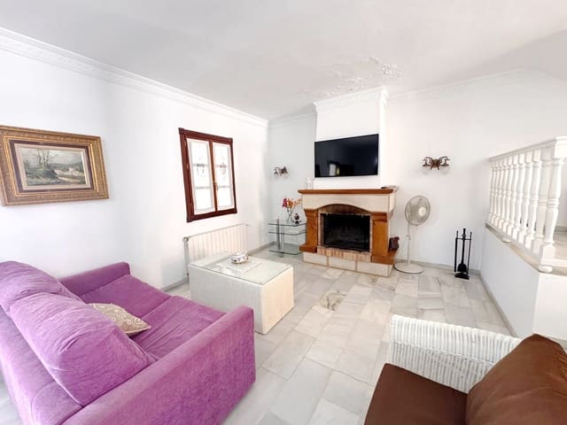 3 sypialnia Dom blizniak na sprzedaż w Nueva Andalucia, Marbella z basenem garażem - 945 000 € (Ref: 8916127)