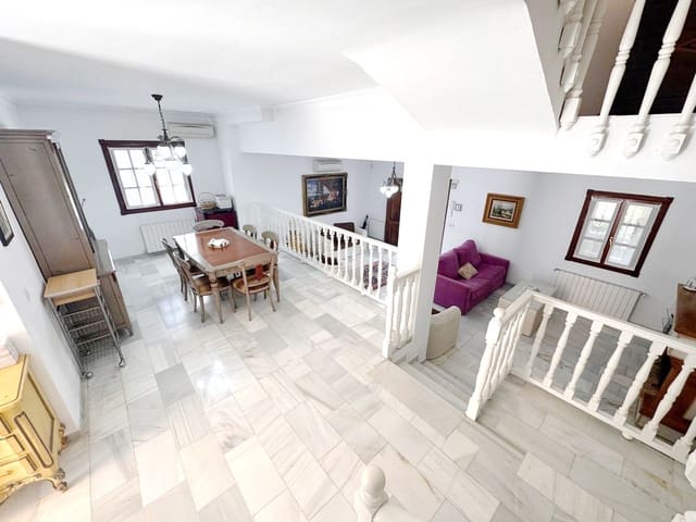 3 sypialnia Dom blizniak na sprzedaż w Nueva Andalucia, Marbella z basenem garażem - 945 000 € (Ref: 8916127)