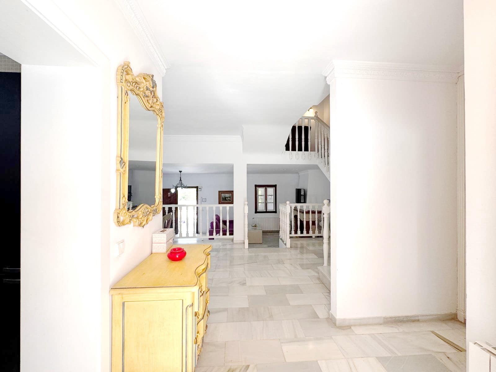 3 sypialnia Dom blizniak na sprzedaż w Nueva Andalucia z basenem garażem - 945 000 € (Ref: 8916127)