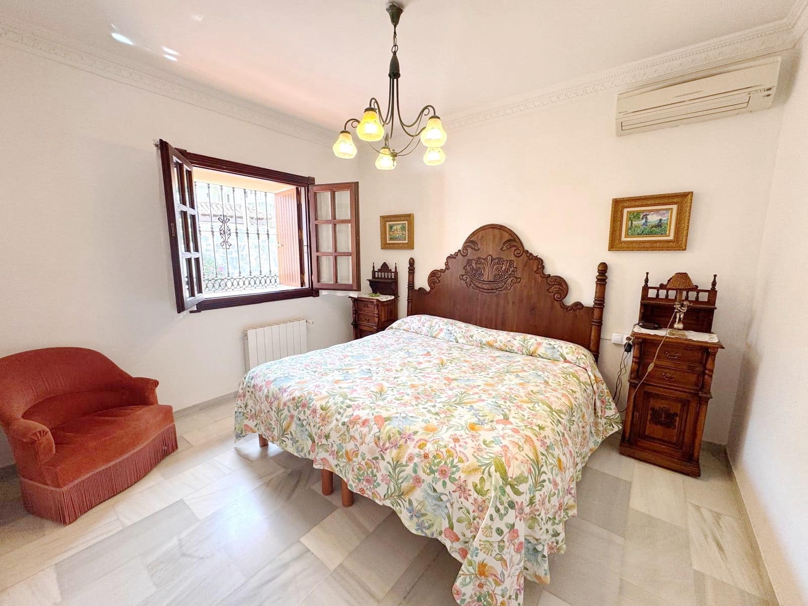 3 sypialnia Dom blizniak na sprzedaż w Nueva Andalucia z basenem garażem - 945 000 € (Ref: 8916127)