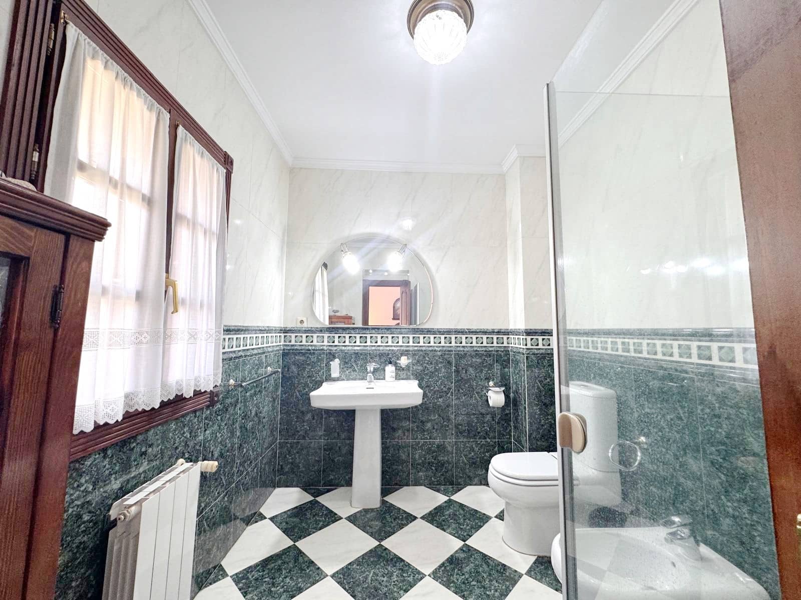 3 sypialnia Dom blizniak na sprzedaż w Nueva Andalucia z basenem garażem - 945 000 € (Ref: 8916127)