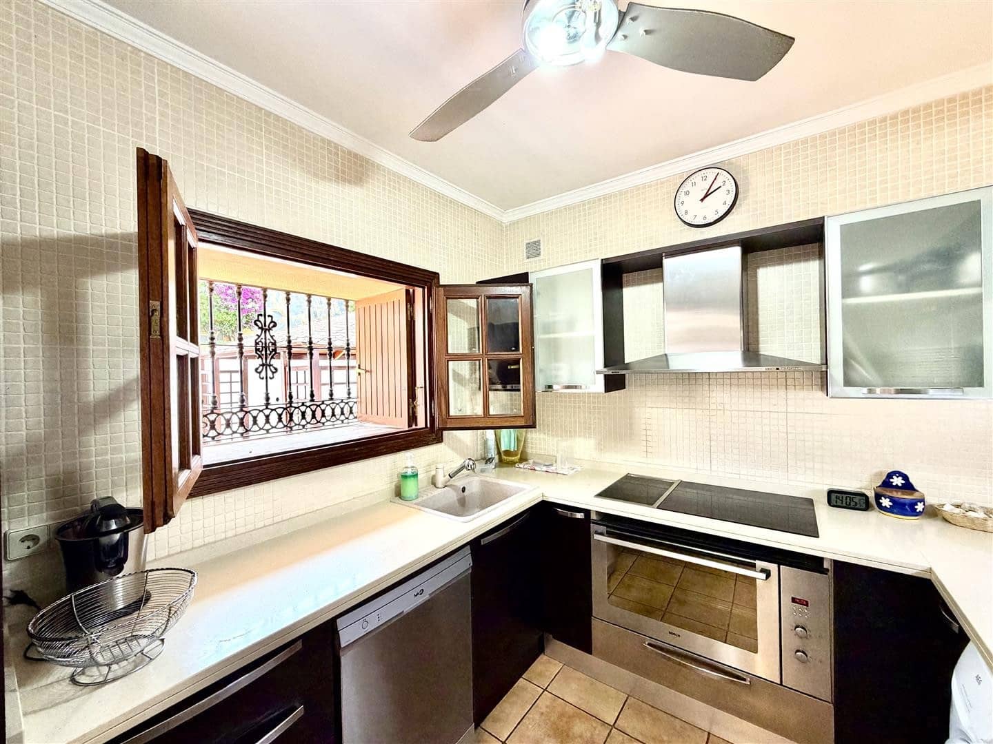 3 Zimmer Doppelhaus zu verkaufen in Nueva Andalucia mit Pool Garage - 945.000 € (Ref: 8916127)