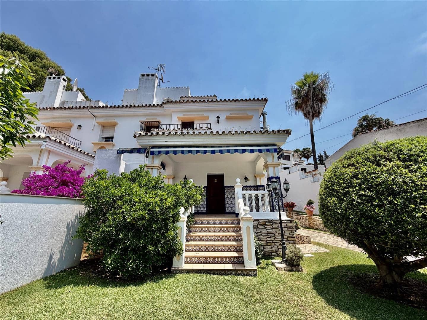 3 Zimmer Doppelhaus zu verkaufen in Nueva Andalucia mit Pool Garage - 945.000 € (Ref: 8916127)