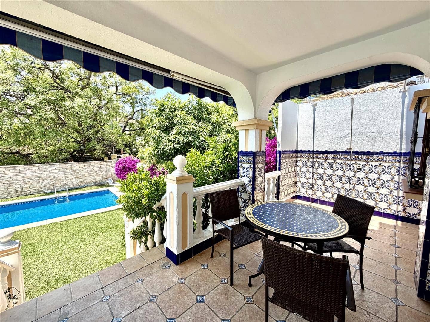 3 Zimmer Doppelhaus zu verkaufen in Nueva Andalucia mit Pool Garage - 945.000 € (Ref: 8916127)
