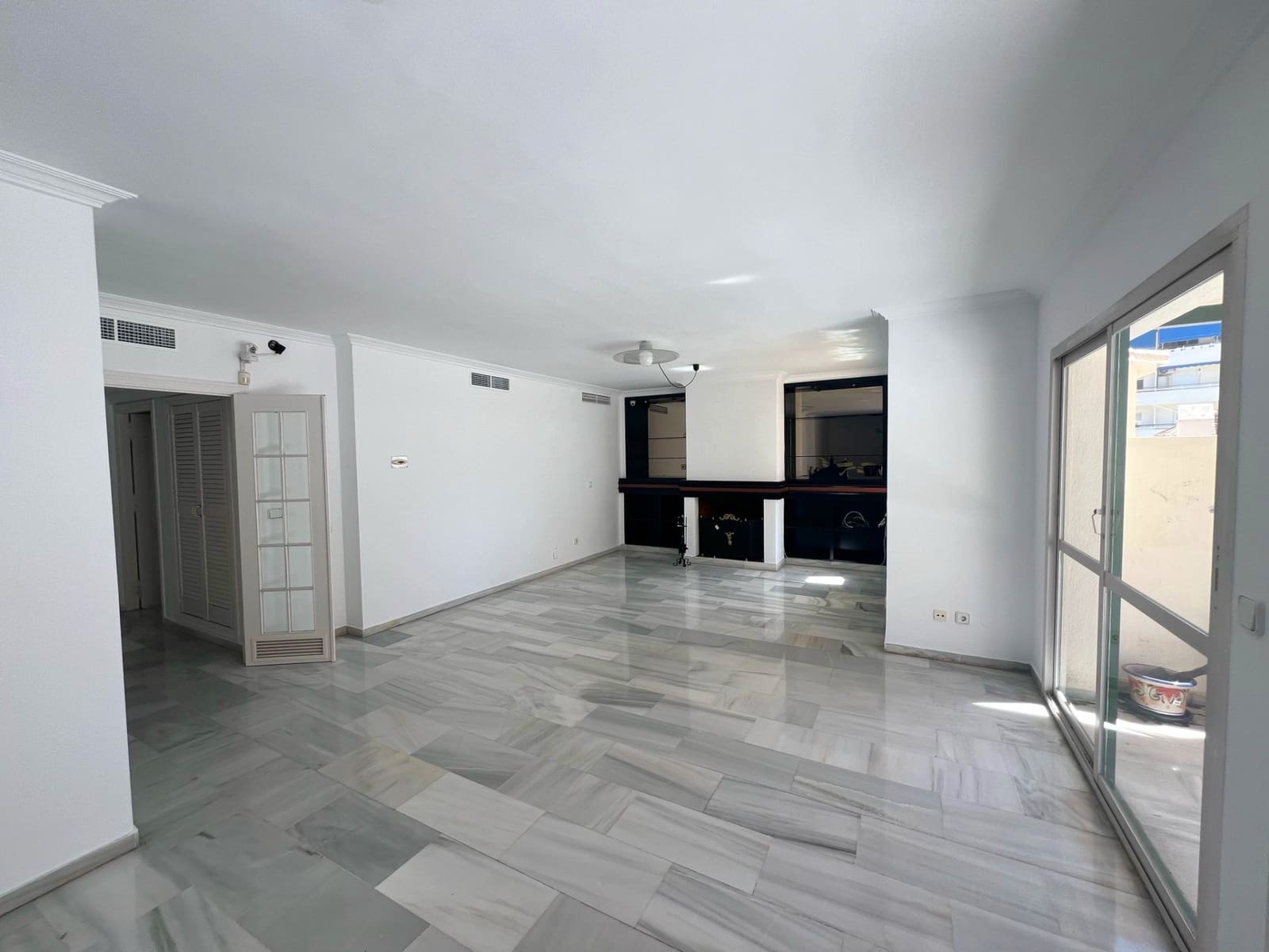 4 sypialnia Penthouse na sprzedaż w Marbella z garażem - 779 500 € (Ref: 8921345)