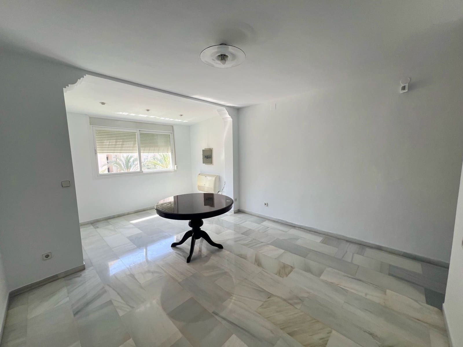 4 sypialnia Penthouse na sprzedaż w Marbella z garażem - 779 500 € (Ref: 8921345)