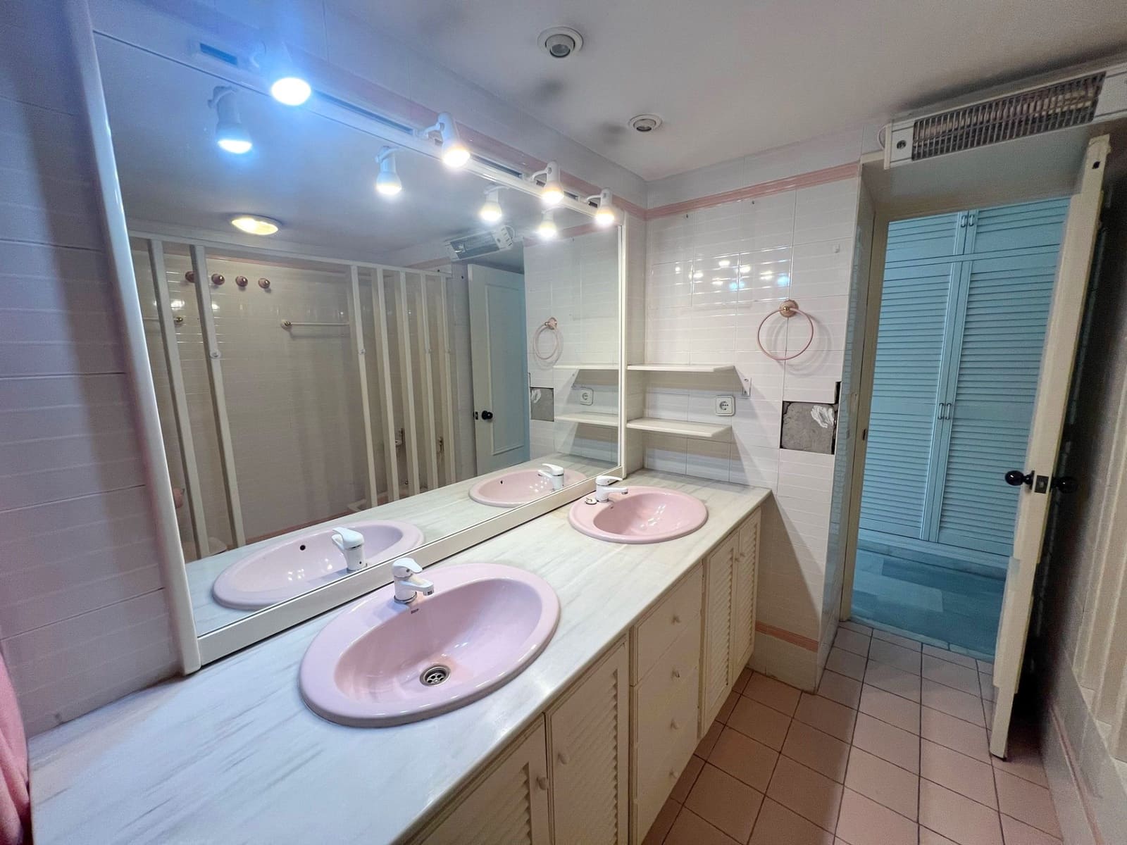 4 sypialnia Penthouse na sprzedaż w Marbella z garażem - 779 500 € (Ref: 8921345)