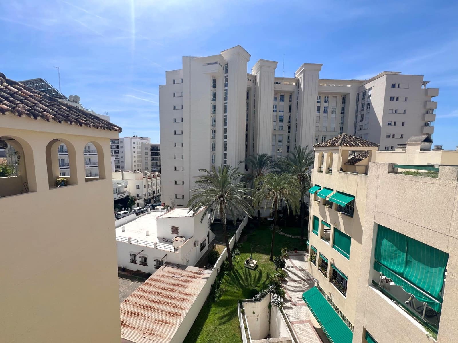 4 sypialnia Penthouse na sprzedaż w Marbella z garażem - 779 500 € (Ref: 8921345)