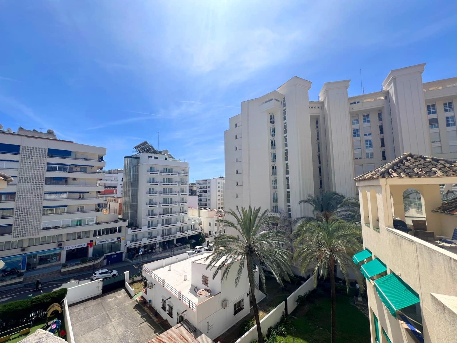 4 sypialnia Penthouse na sprzedaż w Marbella z garażem - 779 500 € (Ref: 8921345)