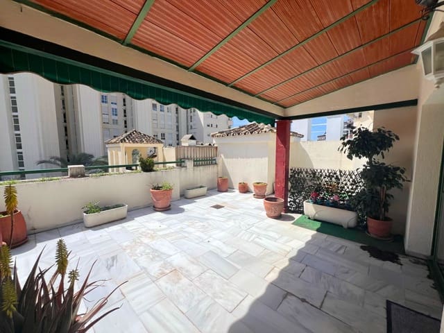 4 sypialnia Penthouse na sprzedaż w Marbella z garażem - 779 500 € (Ref: 8921345)