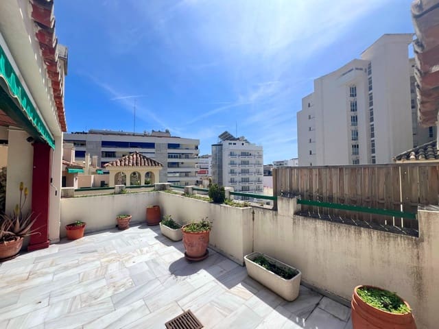 4 sypialnia Penthouse na sprzedaż w Marbella z garażem - 779 500 € (Ref: 8921345)