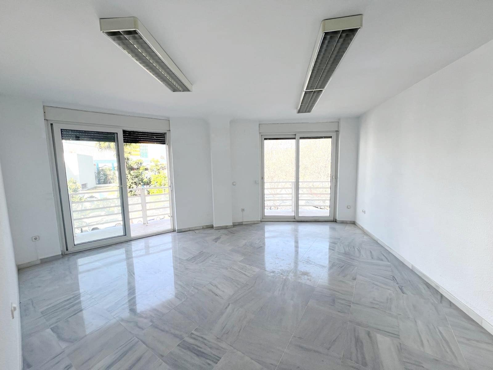 2 slaapkamer Appartement te koop in Marbella met garage - € 680.000 (Ref: 8924129)