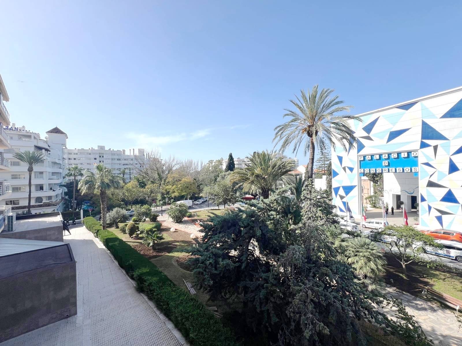 2 slaapkamer Appartement te koop in Marbella met garage - € 680.000 (Ref: 8924129)