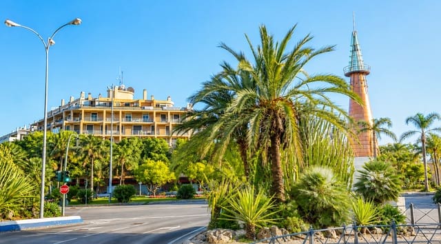 2 slaapkamer Appartement te koop in Marbella met garage - € 680.000 (Ref: 8924129)