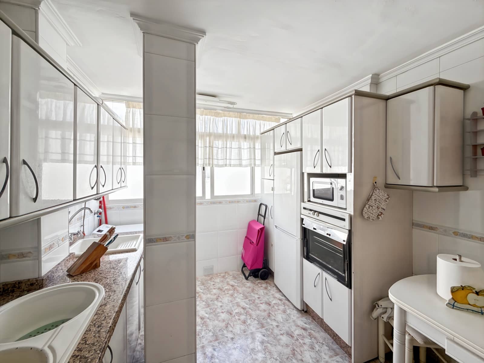 4 makuuhuone Huoneisto myytävänä paikassa Malaga kaupunki mukana 
autotalli - 631 000 € (Ref: 8926391)