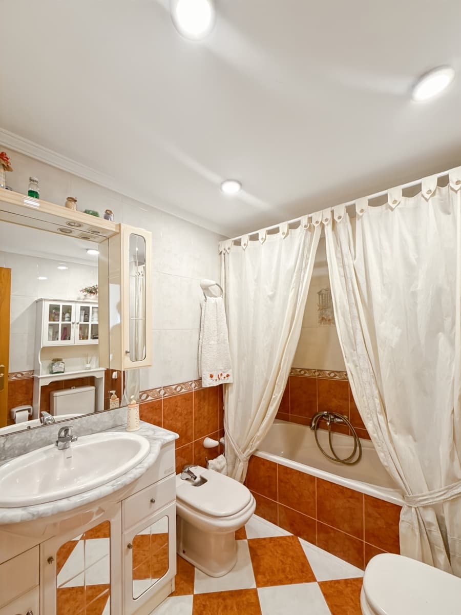 4 makuuhuone Huoneisto myytävänä paikassa Malaga kaupunki mukana 
autotalli - 631 000 € (Ref: 8926391)