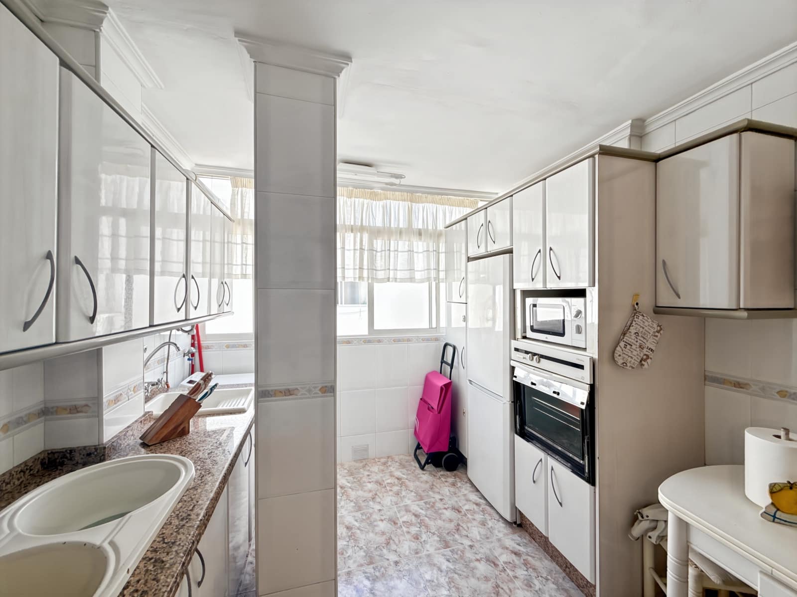 4 makuuhuone Huoneisto myytävänä paikassa Malaga kaupunki mukana 
autotalli - 631 000 € (Ref: 8926391)