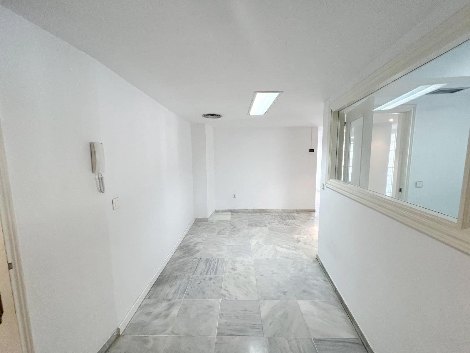 Kontor til salg i Marbella med garage - € 680.000 (Ref: 8926394)