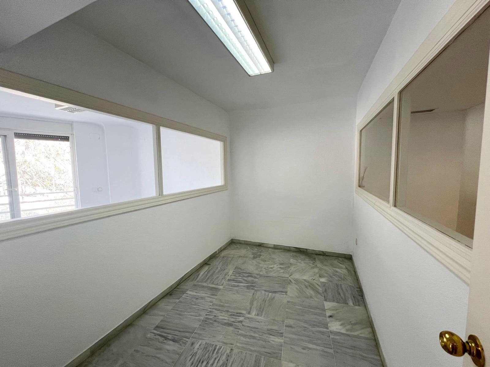 Kontor til salg i Marbella med garage - € 680.000 (Ref: 8926394)