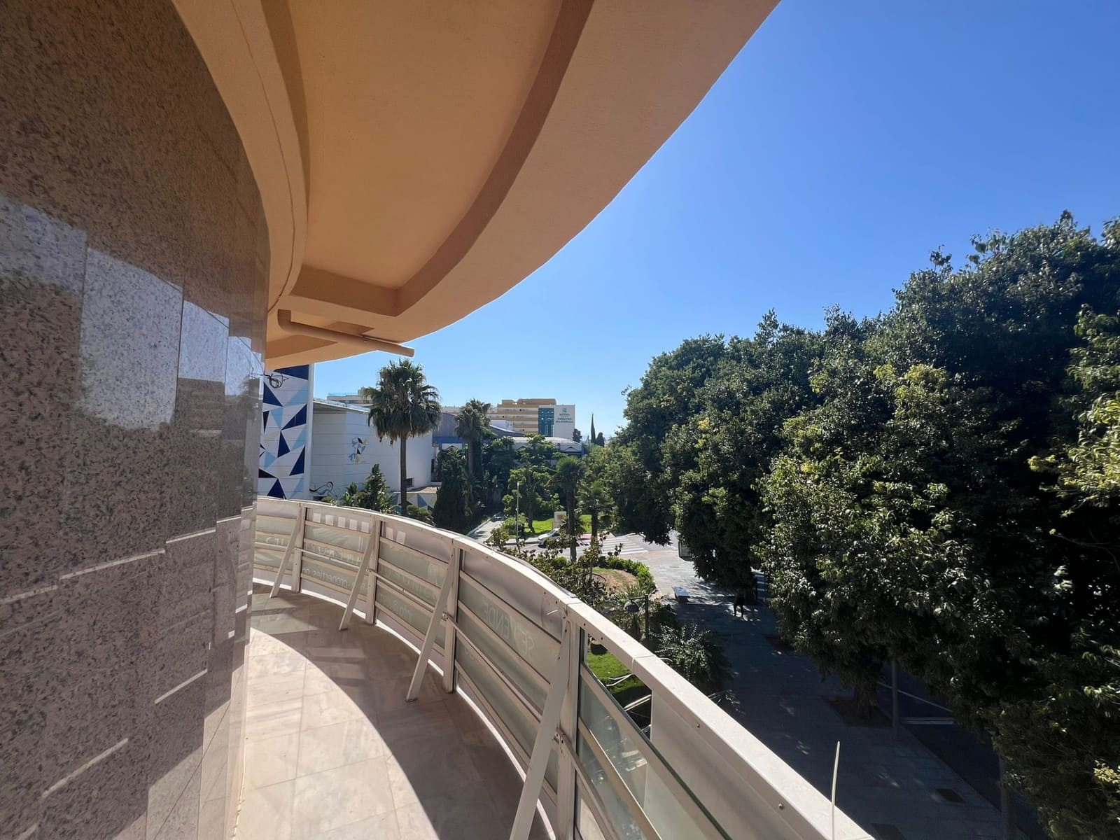 Kontor til salg i Marbella med garage - € 680.000 (Ref: 8926394)