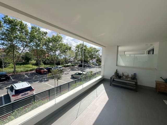 3 sypialnia Apartament na sprzedaż w Marbella z basenem garażem - 759 000 € (Ref: 8935128)