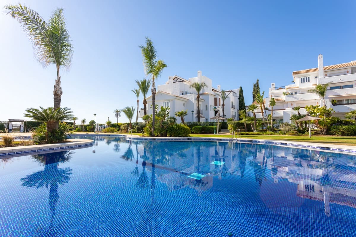 3 sypialnia Apartament na sprzedaż w Marbella z basenem garażem - 2 450 000 € (Ref: 8946648)