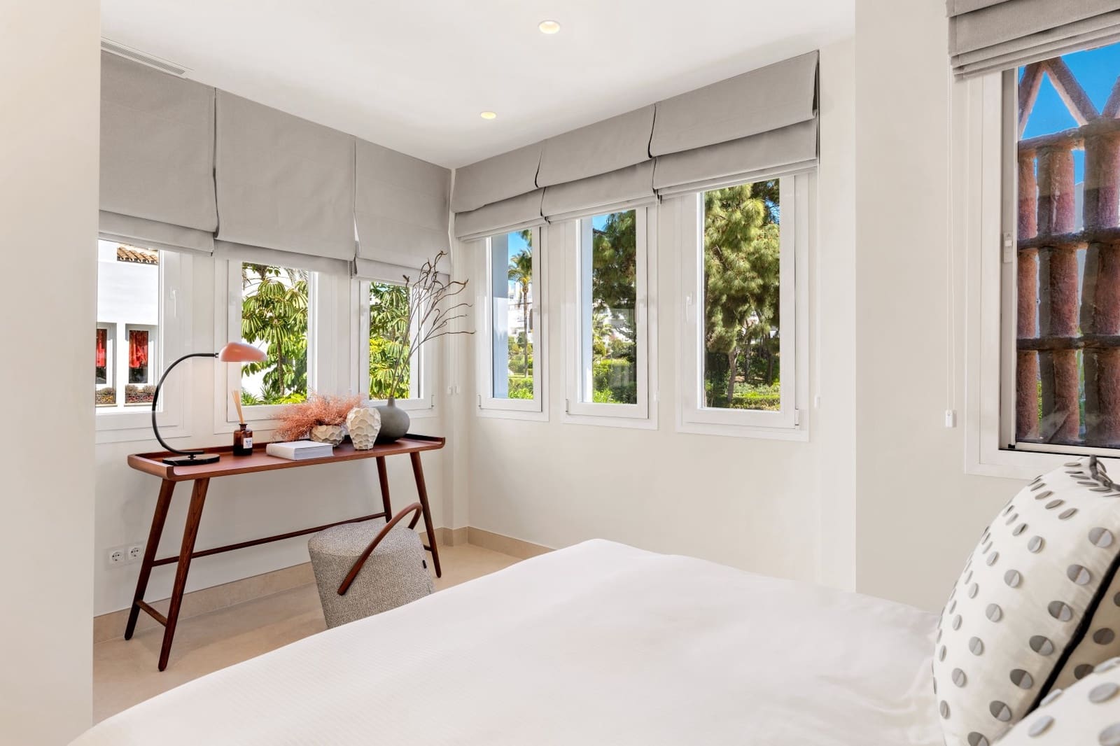 3 bedroom Apartment for sale in Marbella with pool garage - € 2,450,000 (Ref: 8946648)