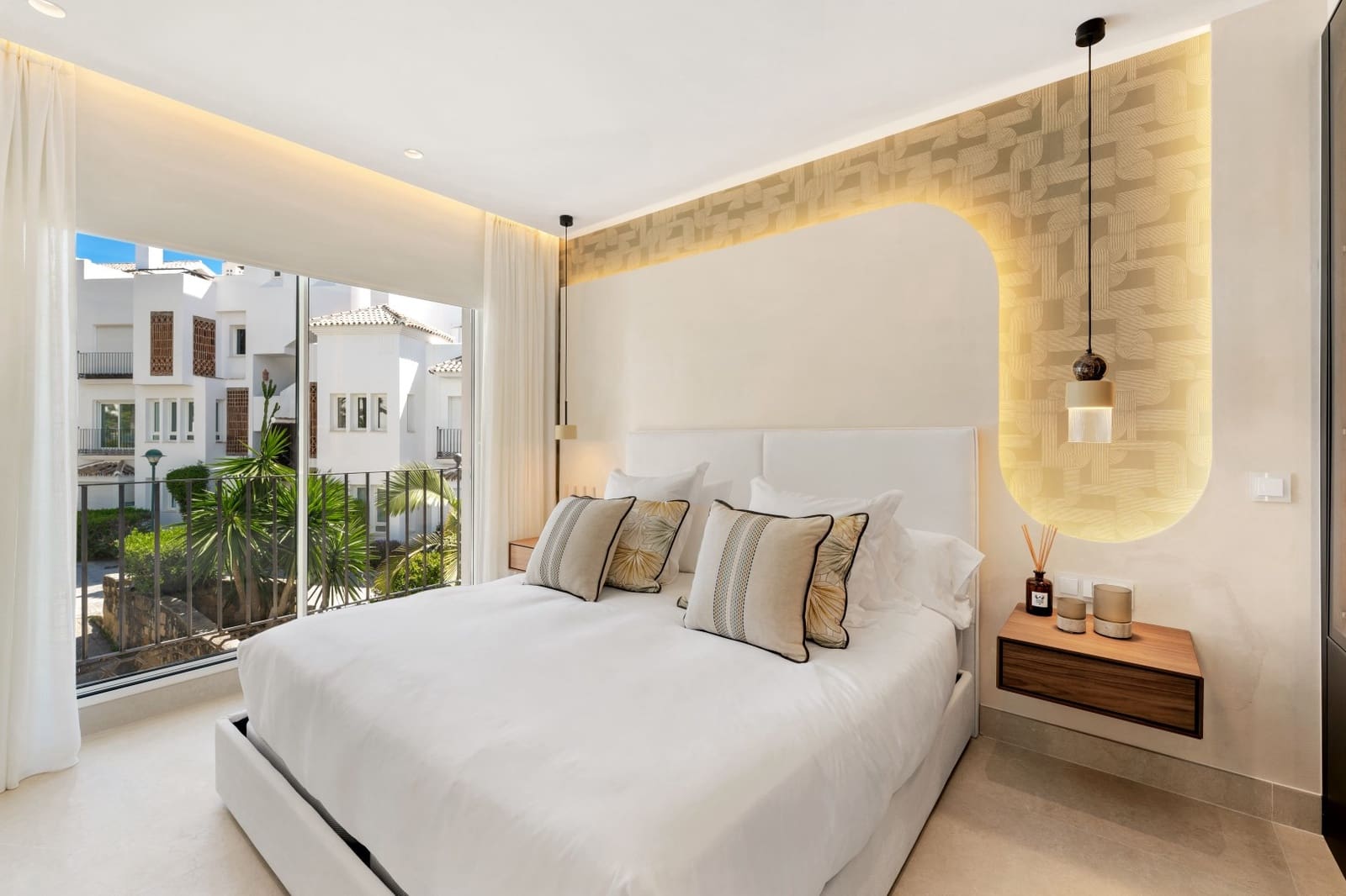 3 bedroom Apartment for sale in Marbella with pool garage - € 2,450,000 (Ref: 8946648)