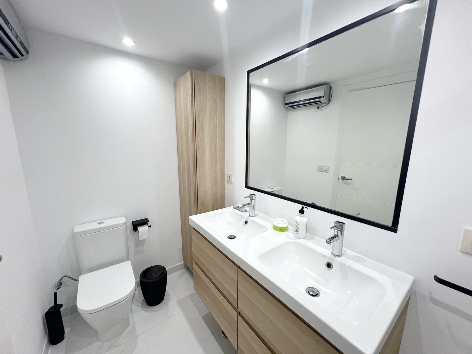4 bedroom Apartment for sale in Marbella - € 320,000 (Ref: 8950601)