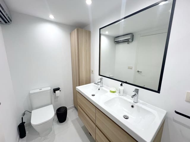 4 bedroom Apartment for sale in Marbella - € 320,000 (Ref: 8950601)