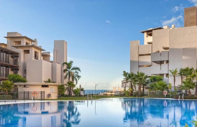 2 quarto Penthouse para venda em Estepona com piscina garagem - 630 000 € (Ref: 8950602)