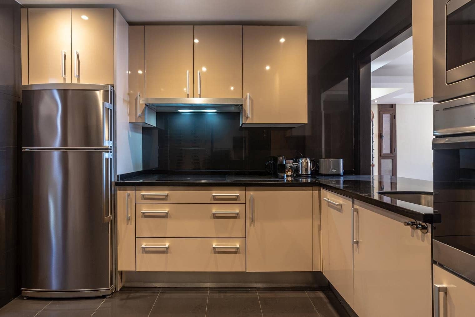 2 quarto Penthouse para venda em Estepona com piscina garagem - 630 000 € (Ref: 8950602)