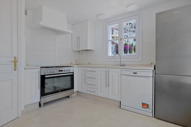 3 soverom Hus til salgs i La Heredia, Benahavís med svømmebasseng - € 550 000 (Ref: 8970549)