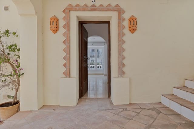 3 slaapkamer Huis te koop in La Heredia, Benahavís met zwembad - € 550.000 (Ref: 8970549)