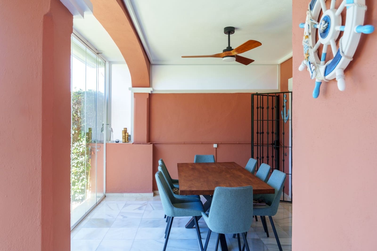 2 soverom Leilighet til salgs i Guadalmansa med svømmebasseng garasje - € 550 000 (Ref: 9001251)