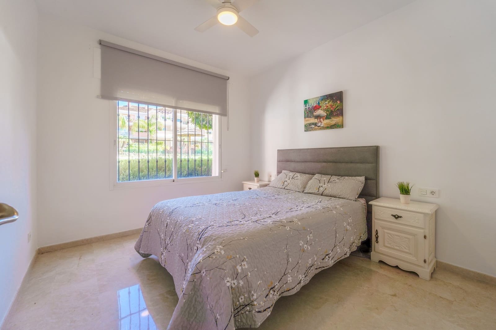 2 soverom Leilighet til salgs i Guadalmansa med svømmebasseng garasje - € 550 000 (Ref: 9001251)