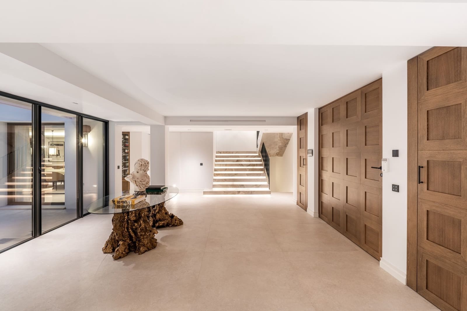 5 bedroom Villa for sale in Nueva Andalucia with pool garage - € 8,300,000 (Ref: 9001252)