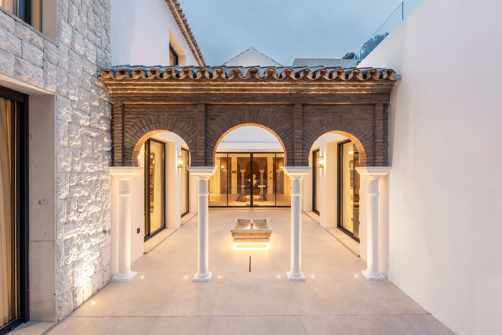 5 bedroom Villa for sale in Nueva Andalucia with pool garage - € 8,300,000 (Ref: 9001252)