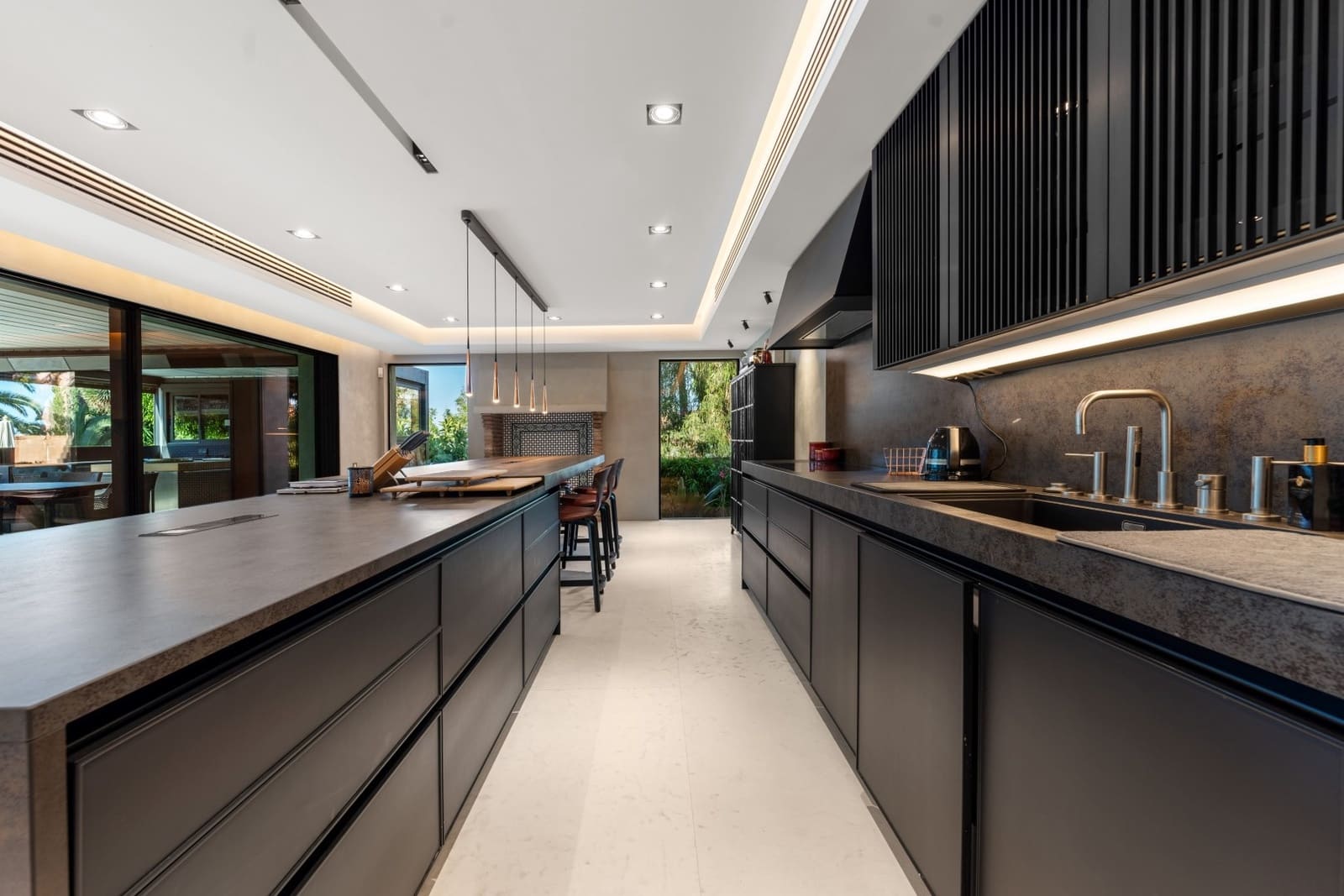 6 quarto Moradia para venda em Marbella com piscina garagem - 3 999 000 € (Ref: 9001253)