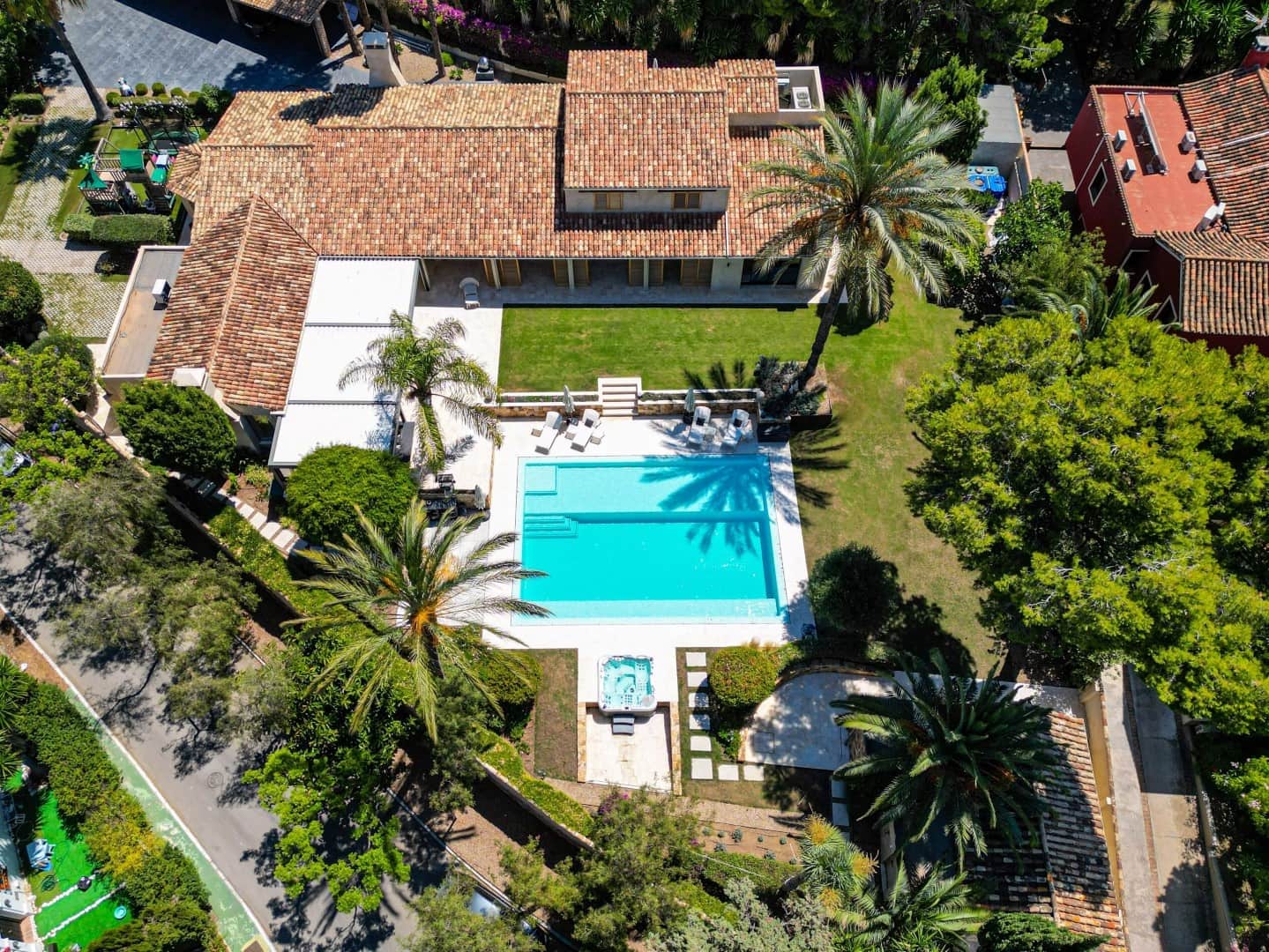 6 slaapkamer Villa te koop in Marbella met zwembad garage - € 3.999.000 (Ref: 9001253)